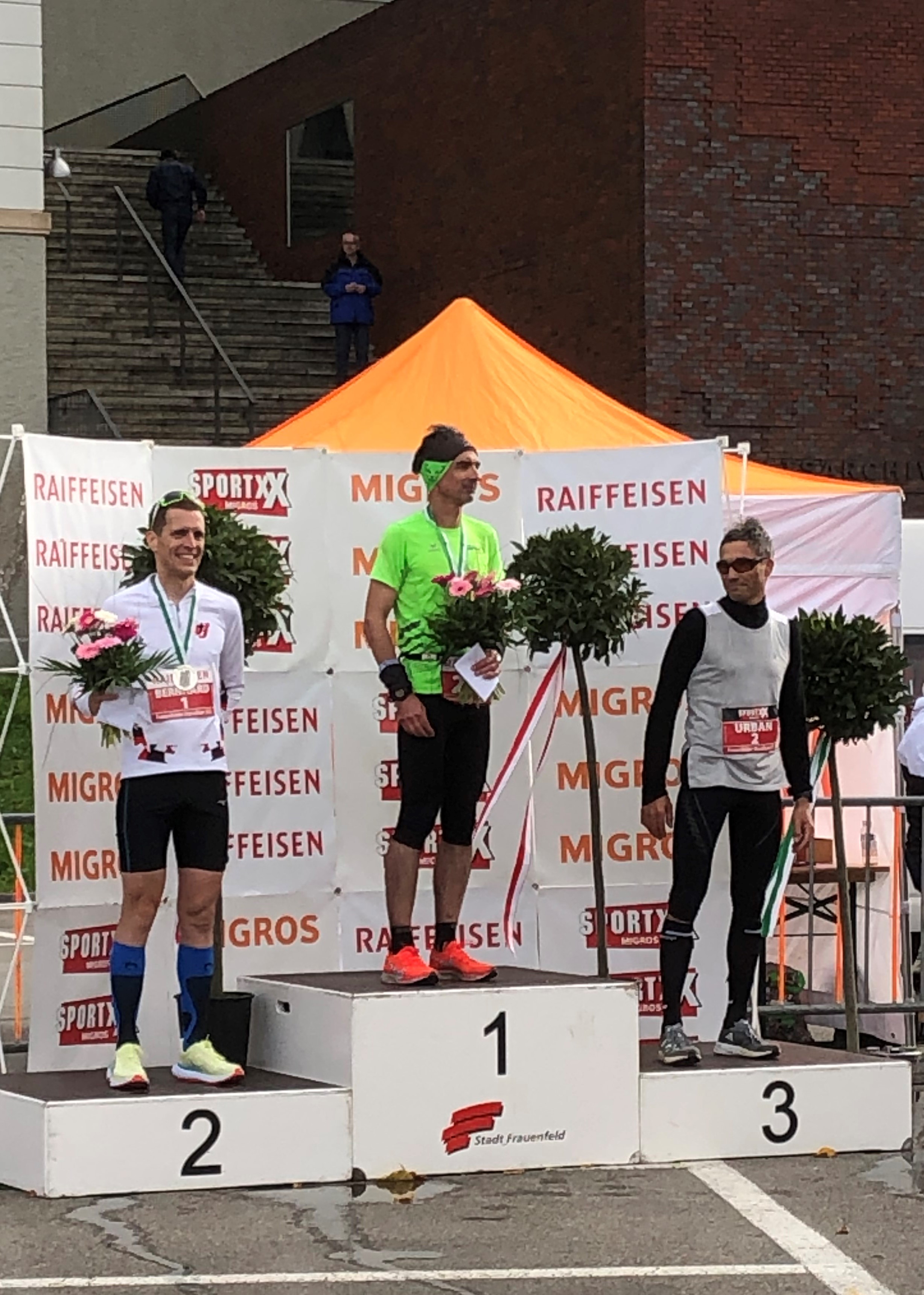 Alex zuoberst auf dem Podest!